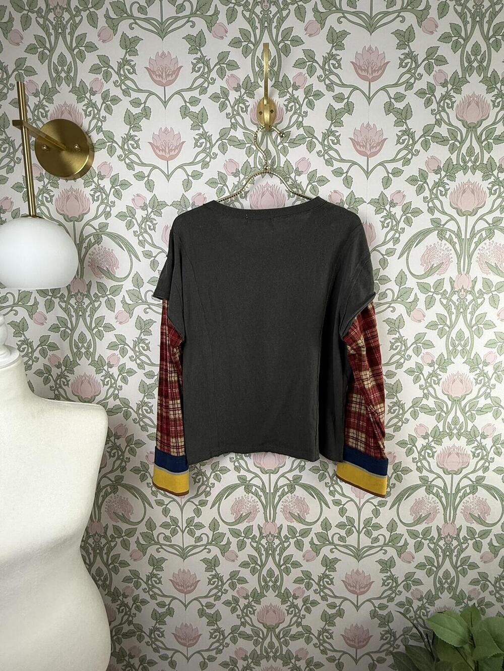 Natural Life Gray & Red and Red Groovy Plaid Long Sleeve T-Shirt - Size - Small - Picture 4 of 7